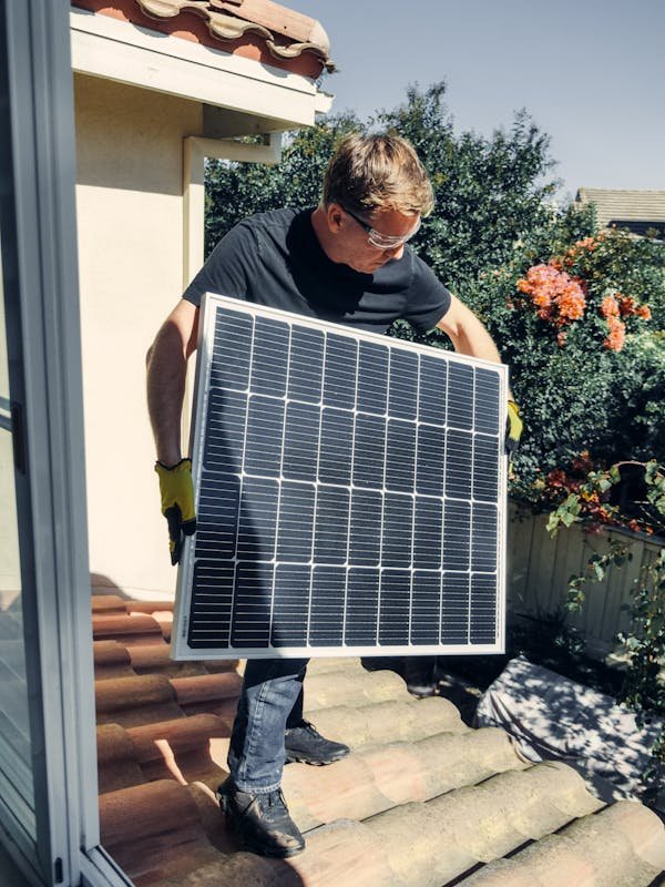 Panneau solaire photovoltaïque : une solution sur mesure pour vous